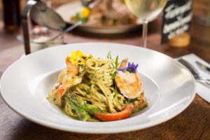 Nahaufnahme eines Pastagerichts in einem Restaurant in Heringsdorf